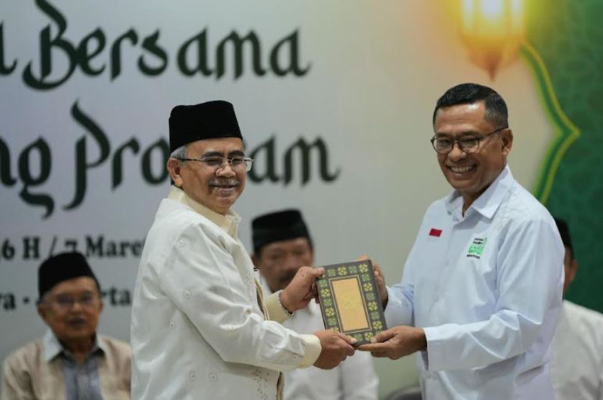 Memakmurkan Masjid, Sinar Mas dan APP Group Wakafkan Al-Qur’an  – Portal Islam