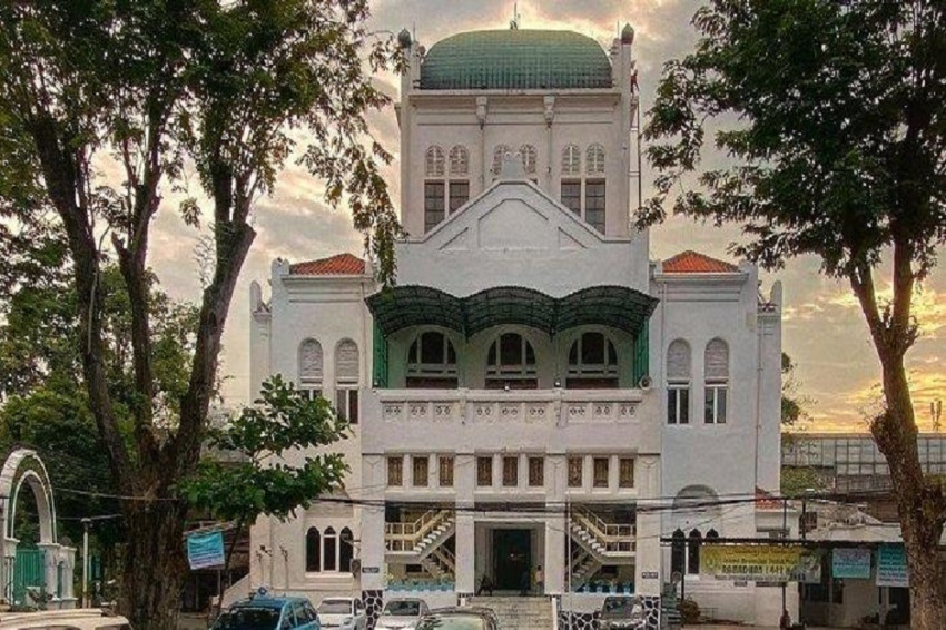 Mengenal 7 Masjid Tua di Jakarta, Ikonik dan Sarat Sejarah Islam  – Portal Islam