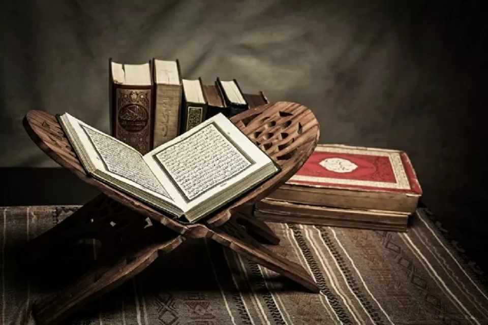 Membaca 100 Ayat Al-Qur’an Setiap Malam, Pahalanya Setara Salat Sunnah Semalaman  – Portal Islam